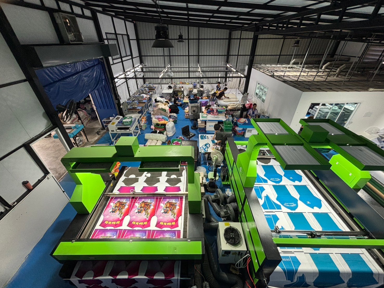 พื้นที่โรงงาน – ตัดผ้าและตรวจสอบคุณภาพ